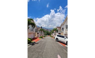 EN ARRIENDO CASA SECTOR AV. LAS PALMAS EN EL POBLADO