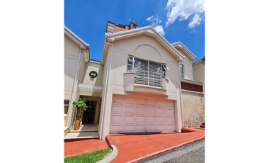 EN ARRIENDO CASA SECTOR AV. LAS PALMAS EN EL POBLADO