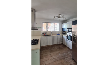 EN ARRIENDO CASA SECTOR AV. LAS PALMAS EN EL POBLADO