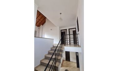 EN ARRIENDO CASA SECTOR AV. LAS PALMAS EN EL POBLADO
