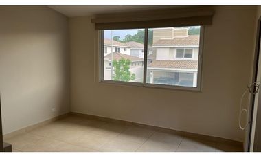 CASA DOS NIVELES CON LINEA BLANCA BOSQUES DEL PACIFICIO YL