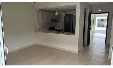 CASA DOS NIVELES CON LINEA BLANCA BOSQUES DEL PACIFICIO YL