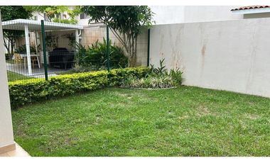 CASA DOS NIVELES CON LINEA BLANCA BOSQUES DEL PACIFICIO YL