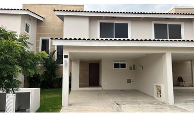 CASA DOS NIVELES CON LINEA BLANCA BOSQUES DEL PACIFICIO YL