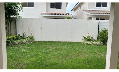 CASA DOS NIVELES CON LINEA BLANCA BOSQUES DEL PACIFICIO YL