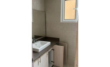CASA DOS NIVELES CON LINEA BLANCA BOSQUES DEL PACIFICIO YL