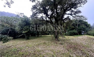 Se Vende Terreno Plano en Zona Alta de Altos del Maria