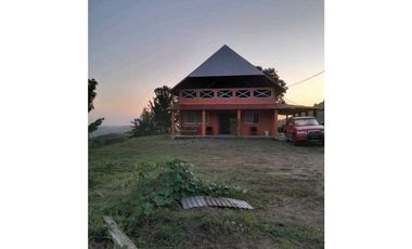Se vende cabaña en Las Minas de Herrera.