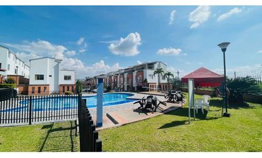 VENTA DE HERMOSA CASA MEDIANERA BARRIO BELMONTE PEREIRA