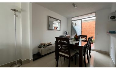 VENTA DE HERMOSA CASA MEDIANERA BARRIO BELMONTE PEREIRA