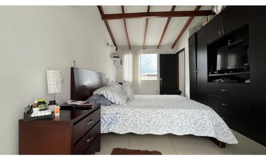 VENTA DE HERMOSA CASA MEDIANERA BARRIO BELMONTE PEREIRA