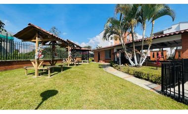 VENTA DE HERMOSA CASA MEDIANERA BARRIO BELMONTE PEREIRA