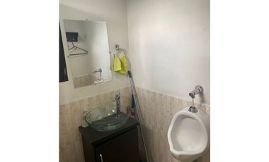 EN VENTA OFICINA SECTOR VILLA NUEVA CENTRO DE MEDELLN