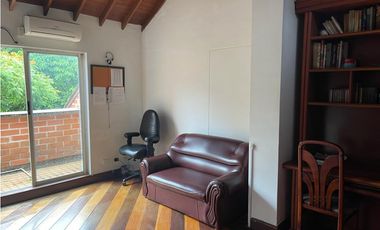 EN VENTA  CASA EN MEDELLN ANTIOQUIA