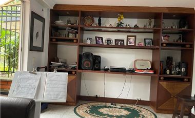 EN VENTA  CASA EN MEDELLN ANTIOQUIA