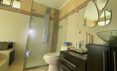 EN VENTA CASA DE DOS NIVELES SECTOR LOMA DEL ZORRO EN EL POBLADO