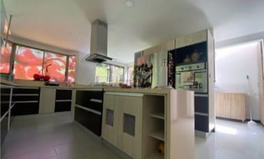 EN VENTA CASA DE DOS NIVELES SECTOR LOMA DEL ZORRO EN EL POBLADO