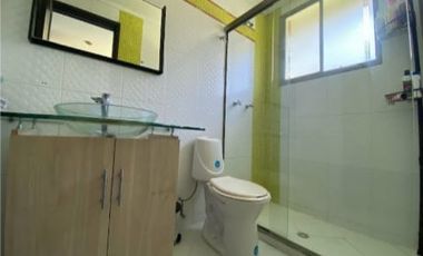 EN VENTA CASA DE DOS NIVELES SECTOR LOMA DEL ZORRO EN EL POBLADO