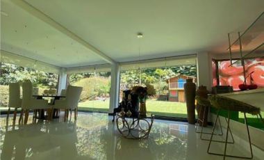 EN VENTA CASA DE DOS NIVELES SECTOR LOMA DEL ZORRO EN EL POBLADO