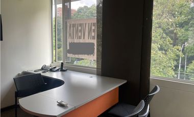 EN VENTA OFICINA SECTOR CASTROPOL AVENIDA EL POBLADO