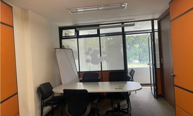 EN VENTA OFICINA SECTOR CASTROPOL AVENIDA EL POBLADO