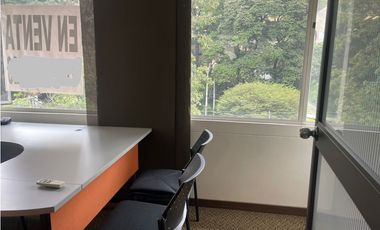 EN VENTA OFICINA SECTOR CASTROPOL AVENIDA EL POBLADO