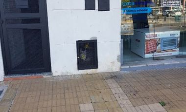 Casa PH en venta en Bernal Oeste
