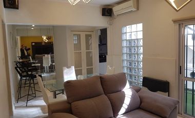 Casa PH en venta en Bernal Oeste
