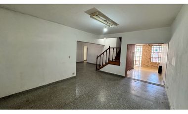 Venta casa 4 AMB paso del rey ACH