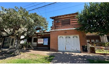 Venta casa 4 AMB paso del rey ACH