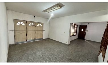 Venta casa 4 AMB paso del rey ACH