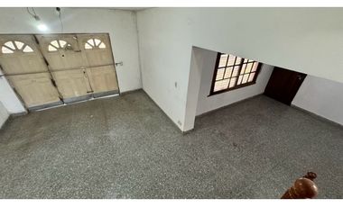 Venta casa 4 AMB paso del rey ACH
