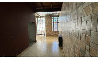 Venta casa 4 AMB paso del rey ACH