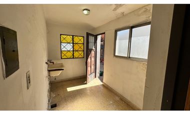 Venta casa 4 AMB paso del rey ACH