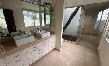 LINDA CASA EN RENTA EN TECAMACHALCO