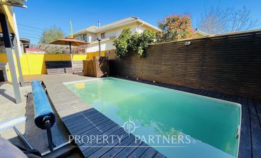 Santa Cruz, Casa en Barrio Residencial