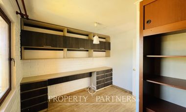 Santa Cruz, Casa en Barrio Residencial