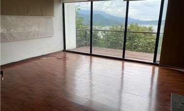 CASA EN VENTA EN VALLE DE BRAVO