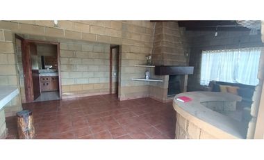 OPORTUNIDAD, CASA EN VENTA VALLE DE BRAVO