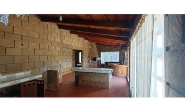 OPORTUNIDAD, CASA EN VENTA VALLE DE BRAVO