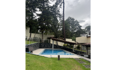 CASA EN VENTA EN AVNDARO, VALLE DE BRAVO