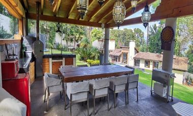 CASA EN VENTA EN AVNDARO, VALLE DE BRAVO