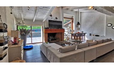 CASA EN VENTA EN AVNDARO, VALLE DE BRAVO