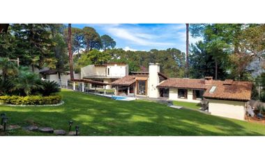 CASA EN VENTA EN AVNDARO, VALLE DE BRAVO
