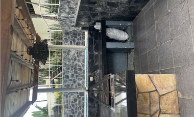 CASA EN VENTA EN AVNDARO, VALLE DE BRAVO