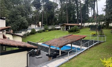 CASA EN VENTA EN AVNDARO, VALLE DE BRAVO