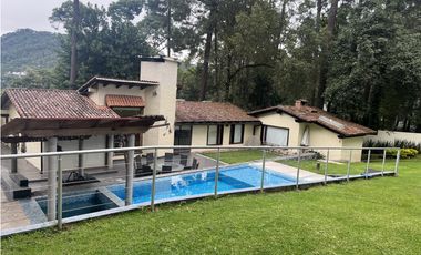 CASA EN VENTA EN AVNDARO, VALLE DE BRAVO