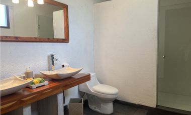 CASA EN VENTA EN AVNDARO, VALLE DE BRAVO