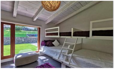 CASA EN VENTA EN AVNDARO, VALLE DE BRAVO