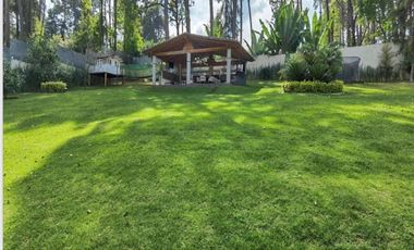 CASA EN VENTA EN AVNDARO, VALLE DE BRAVO